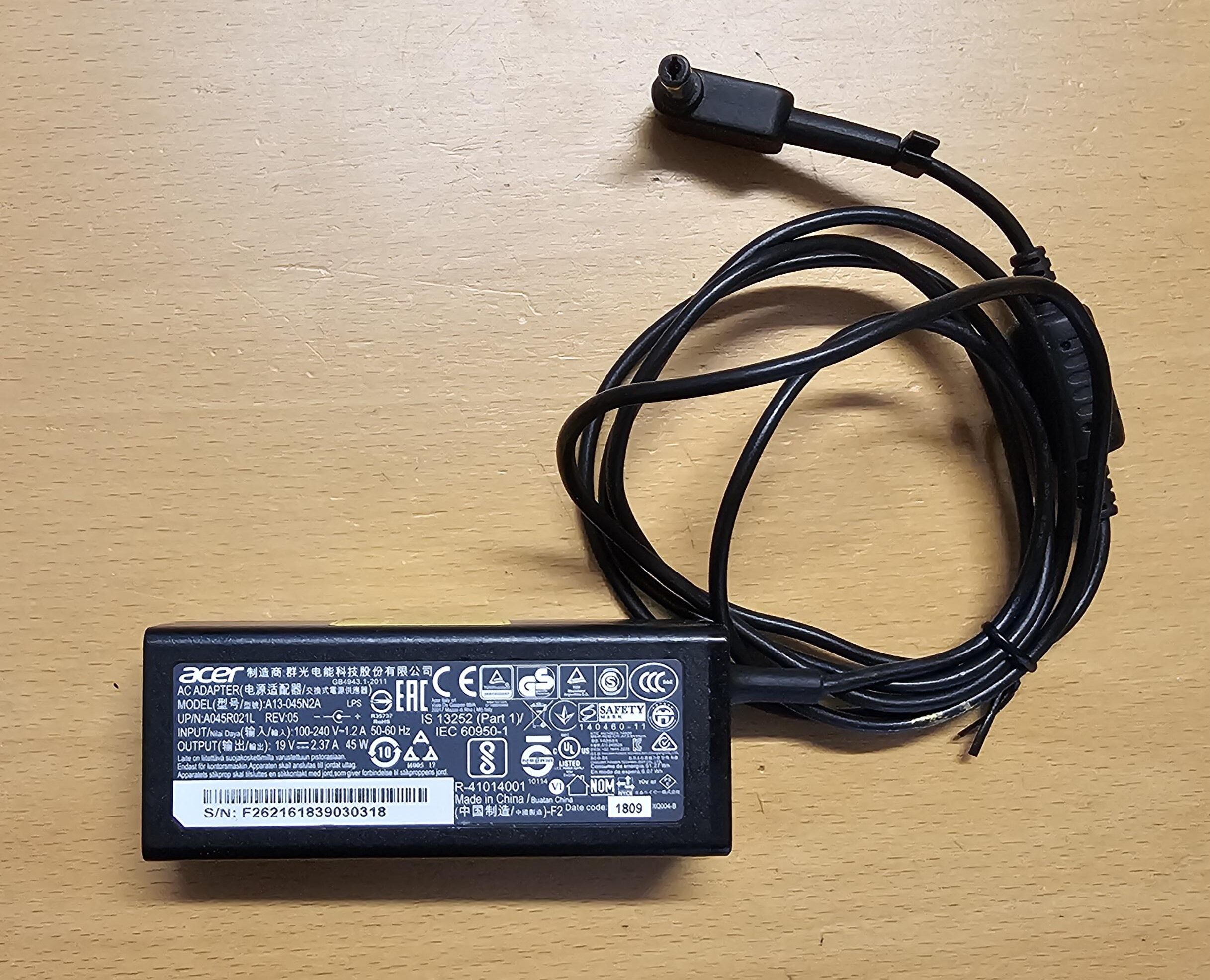 AC Adapter Acer Aspire Series ES1 ( A13-045N2A ) gebruikt