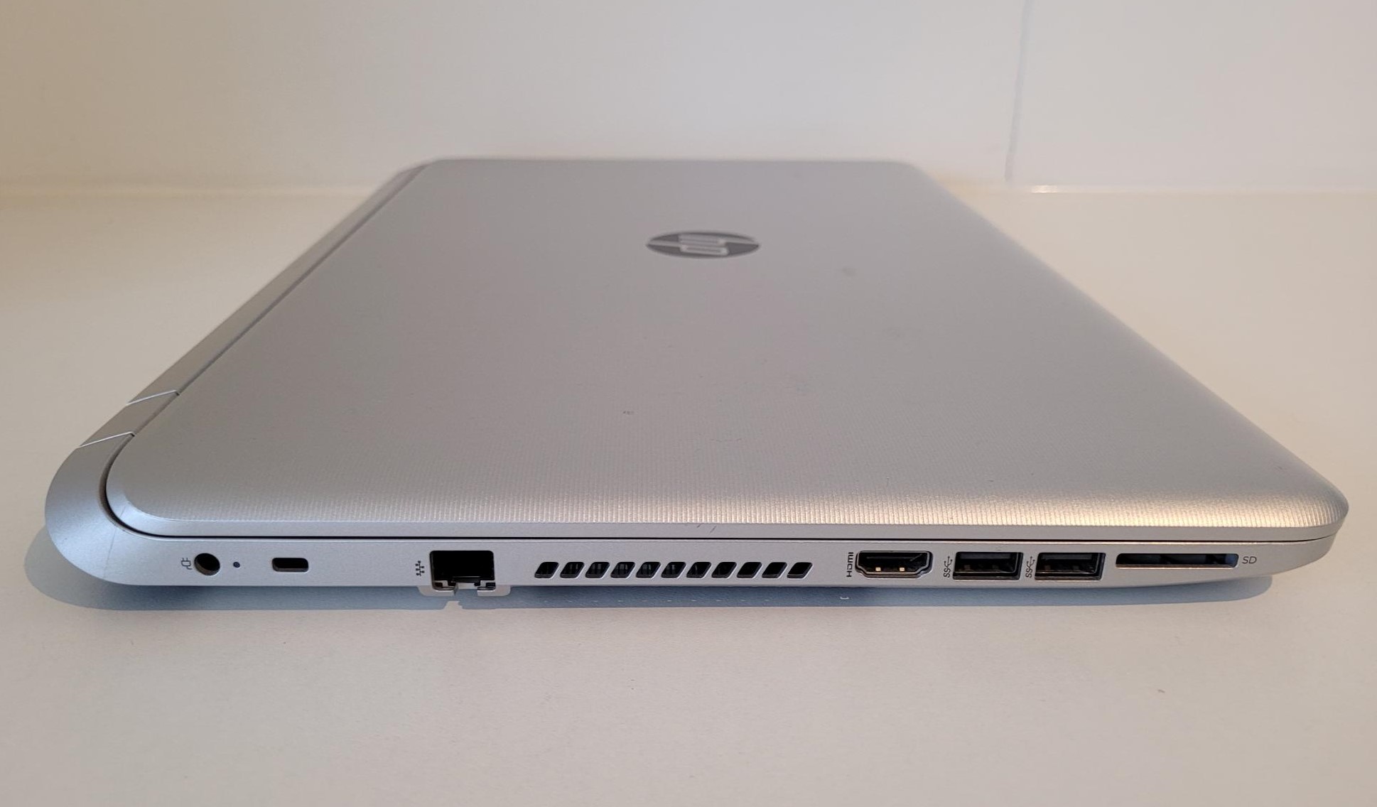 HP 17-1033ND Laptop 17.3"Full-HD / AMD A8-6410 2GHz / 8GB / DVD-RW / 240GB SSD / Windows 11 Home en Beats Audio - Afbeelding 3