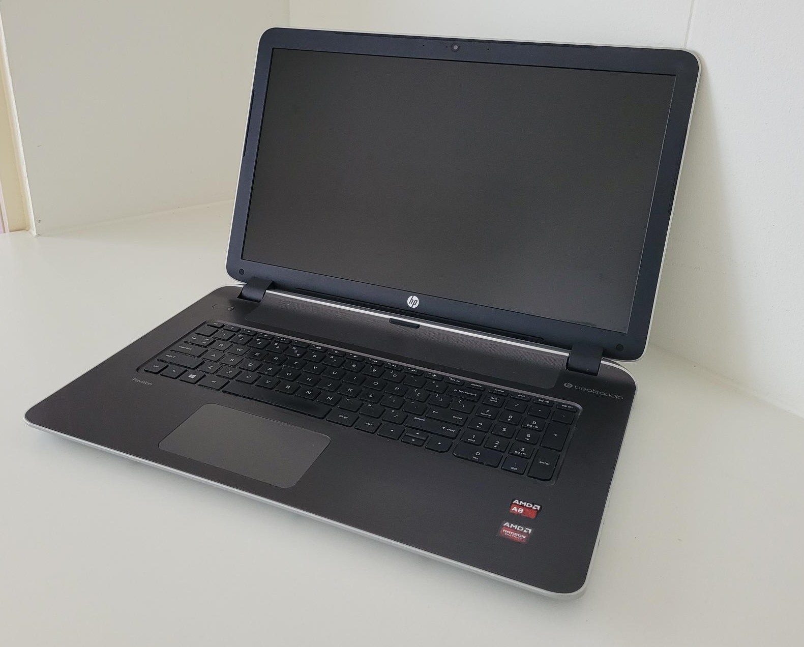 HP 17-1033ND Laptop 17.3"Full-HD / AMD A8-6410 2GHz / 8GB / DVD-RW / 240GB SSD / Windows 11 Home en Beats Audio - Afbeelding 10