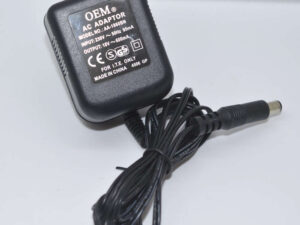 Voeding / oplader 230V/18V AC 600mA 3,2mm