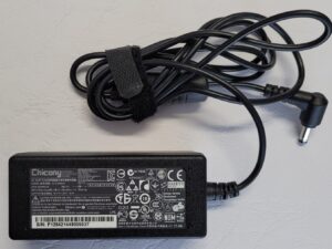 Chicony Power Technology 30 Watt Netzteil 19V 1,58A Stecker 5,5mm/1,6mm A12-030N1A