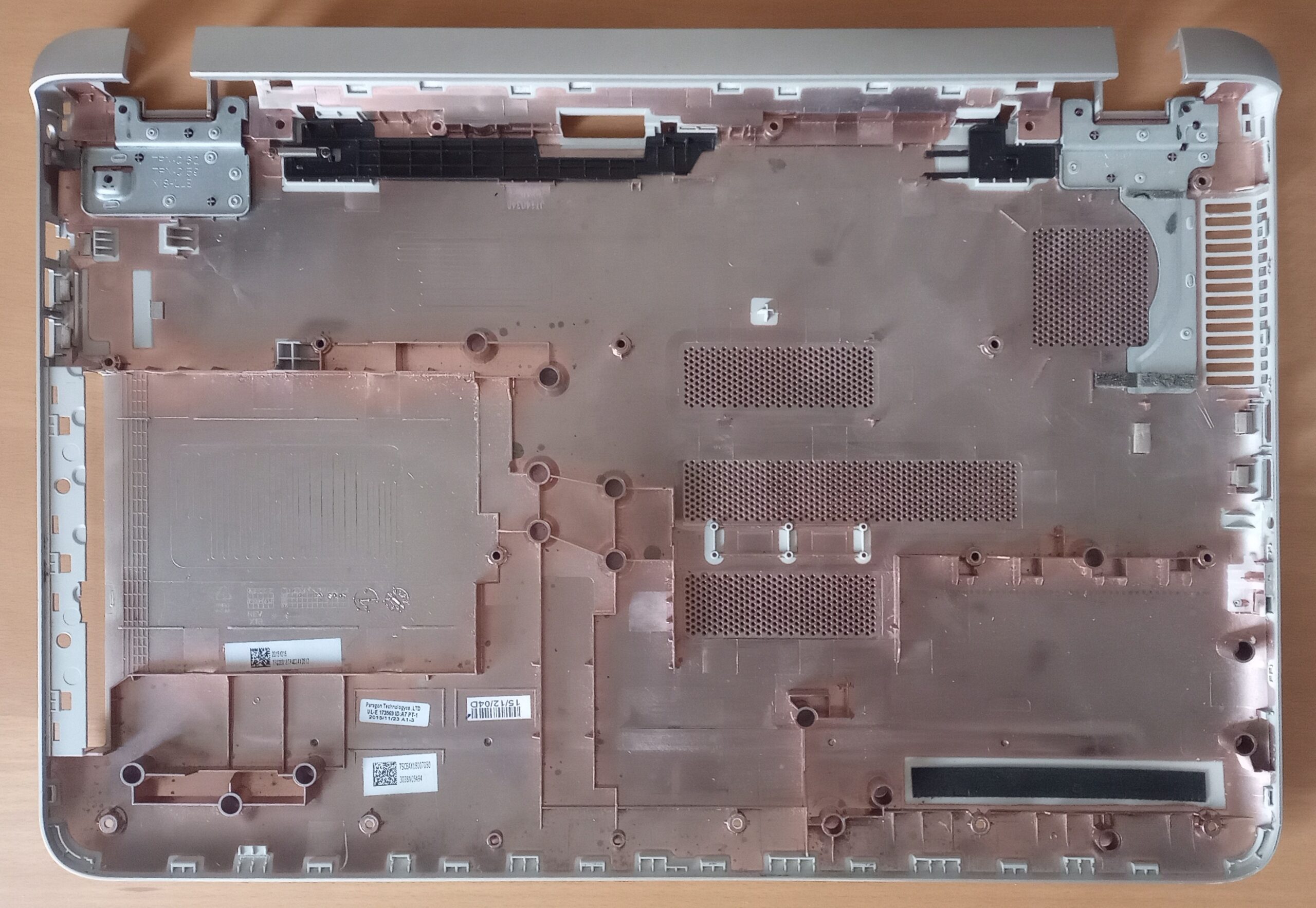 HP Pavilion 17-G 17.3" Laptop Bodem Case EAX18007050 - Afbeelding 2