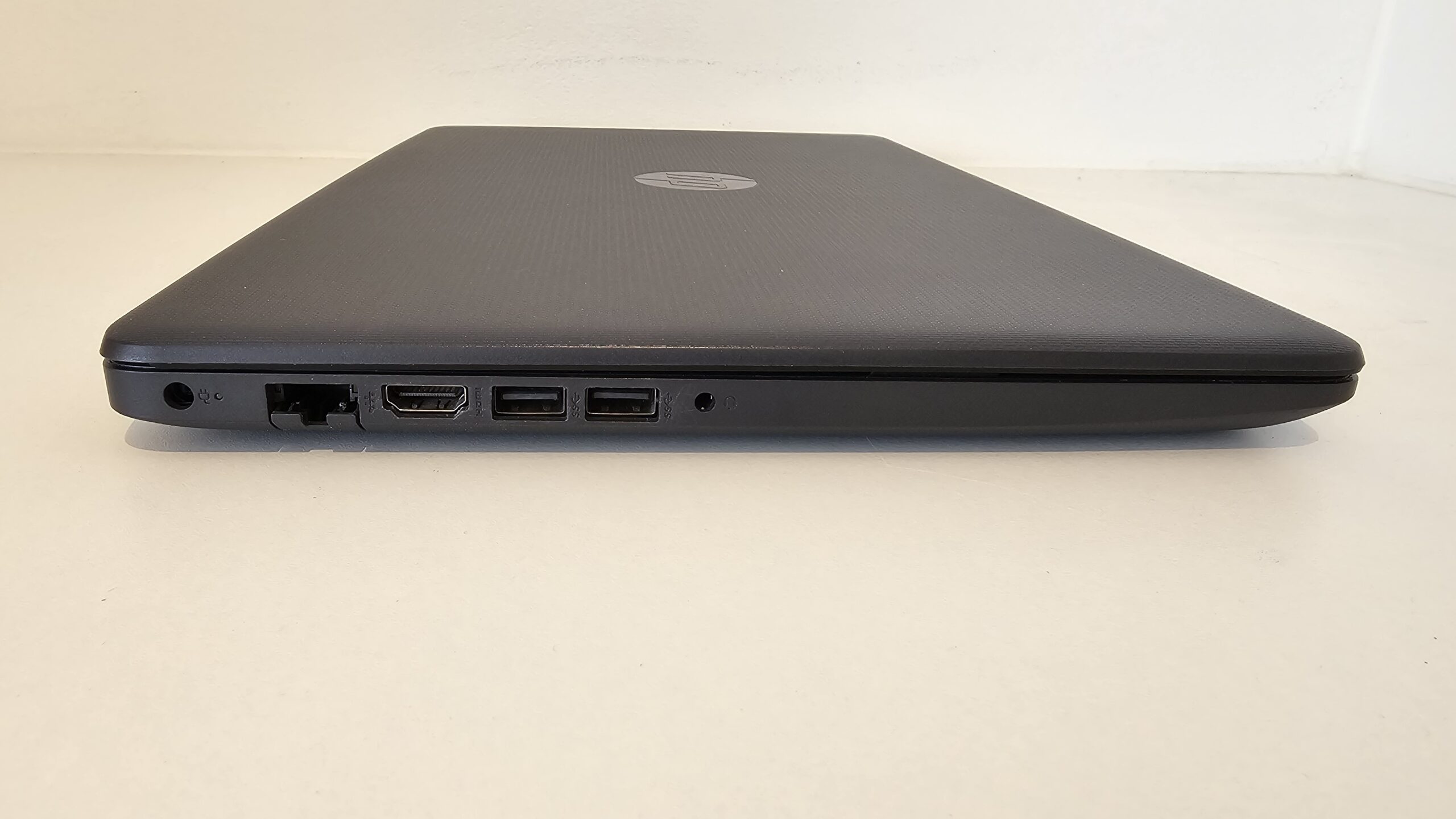 HP 250 G7 Laptop 15.6" HD / i3-7020U 2.3GHz / 8GB / 240GB SSD / W11 Home ( 6BP45EA-ABB ) - Afbeelding 2