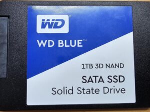 Western Digital Blue 3D - Interne SSD - 2.5 Inch - 1TB (WDS100T2B0A)