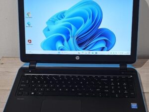 HP Laptop Model 15-p273nd 15.6" Glossy / 13-5010U 2.10 GHz / 8GB / 1TB SSD / CD-DVD + RW / W11 Home
